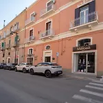 All'angolo 4*