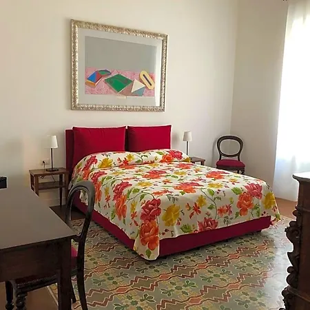 All'angolo - Nel Centro Di 4*