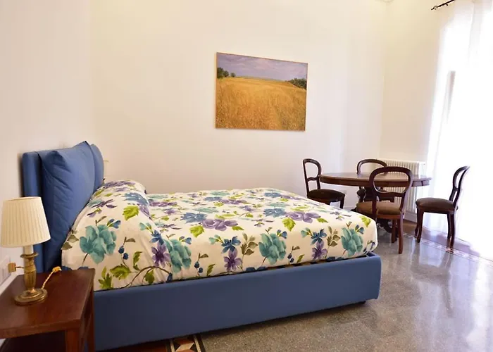 All'angolo Bed and Breakfast Ματέρα